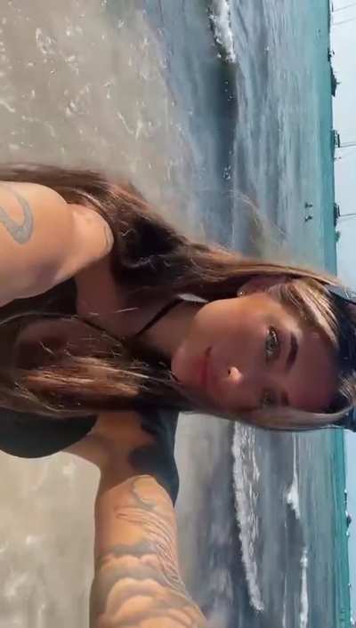 Me knowing I'm the hottest on the beach