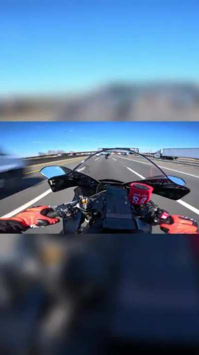 Yamaha R1 &amp;amp; V4 