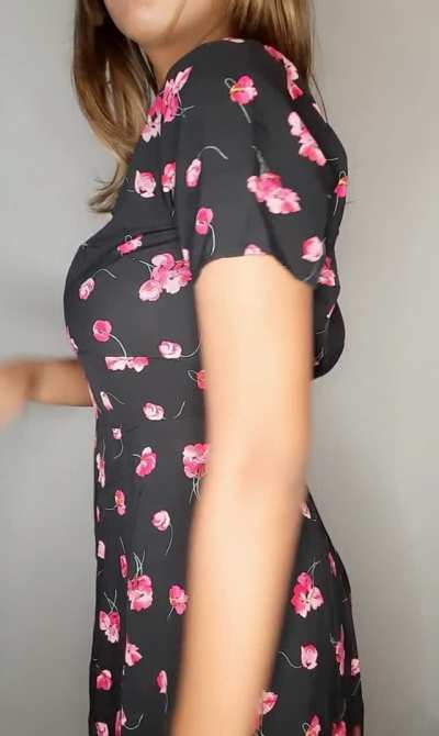 Let's free the twins from the grasp of my flowery dress 🤪 [OC]