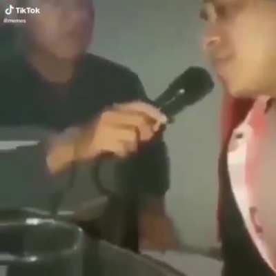 JAJAJA pobre vato
