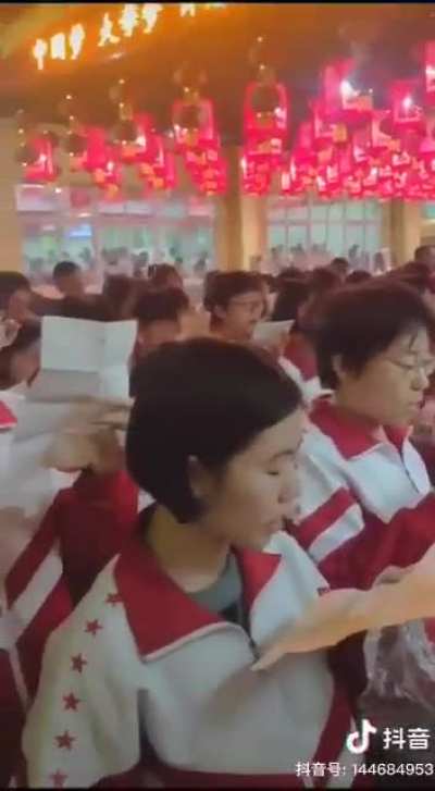 什么考试机器生产流水线