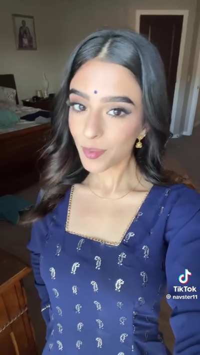 Navster, perfect petite Punjabi girl, if you&rsquo;re online hmu for fun