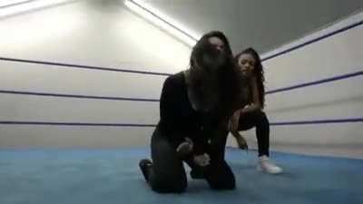 Diamant&eacute; uppercut from behind by Thea Trinidad