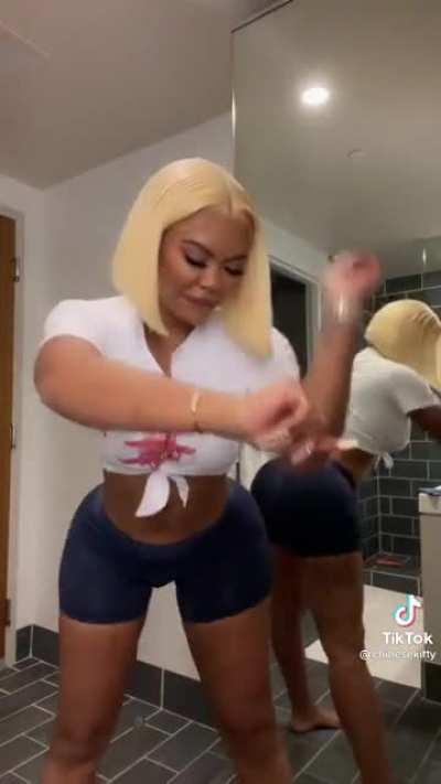 Look in the mirror 🍑it&rsquo;s jiggles