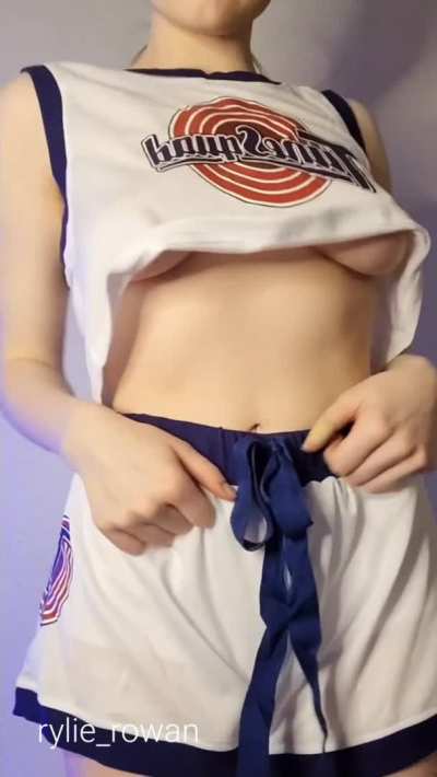 Lola Bunny by Rylie Rowan