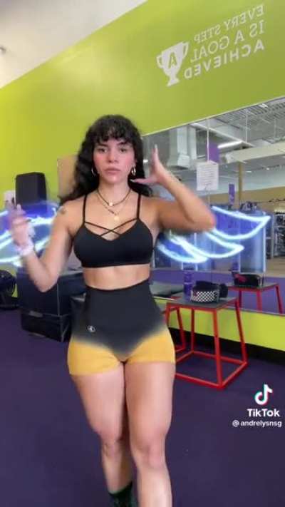 I love me a fit woman 😮&zwj;💨