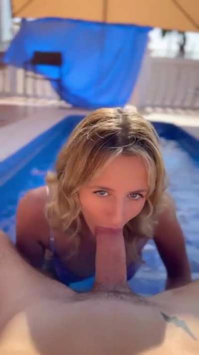 Doesn&rsquo;t doesn&rsquo;t matter where I am. If I see a hard cock. I suck it 