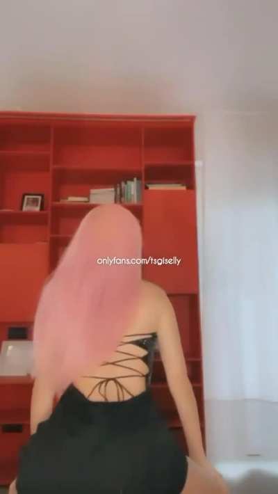 She is the kinda girl we want