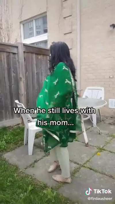 Wait wait wait, what's wrong with the woman making more money lmao