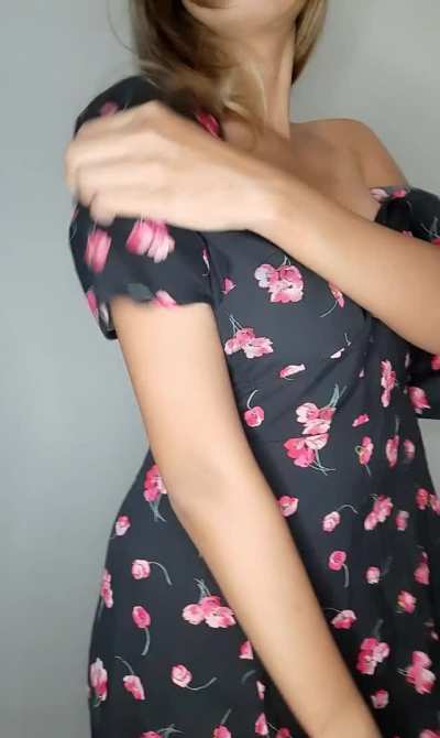 Let's free the twins from the grasp of my flowery dress 🤪 [OC]