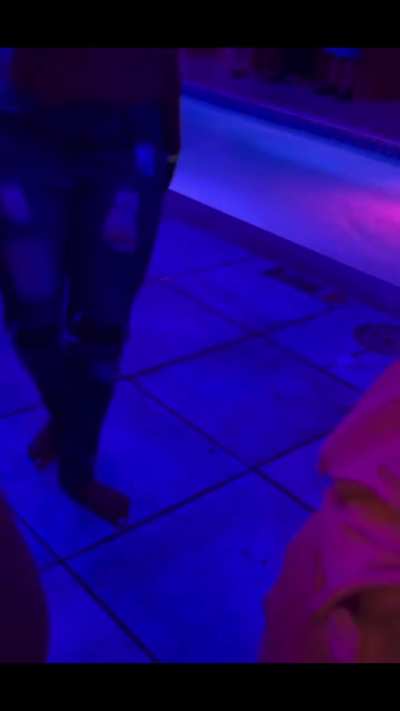 Woman tries to hit man with hookah pipe gets instant karma