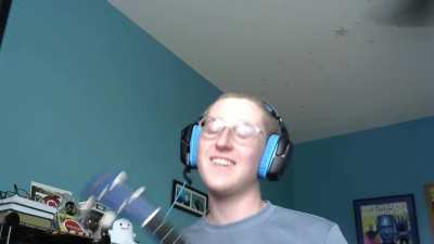 Hey girl, I wrote you a song.