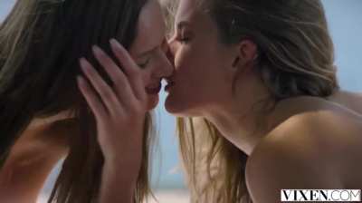 This Is Probably as Close as We&rsquo;ll Ever Get to Her Doing a Lesbian Scene.