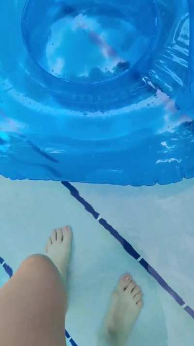 Chlorine smells so good to me though , won't you taste my chlorine soles?