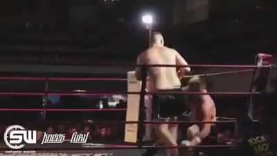 Perfect spinning back elbow knockout from a heavy weight.