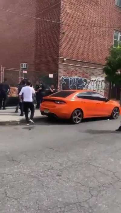 NAHHHH I LOVE MY CITY 🤣🤣🤣THIS WHAT YEARS OF BACONEGGNCHEESE N SUNFLOWERS SEEDS HAVE U DOING 🥳🥳‼️BK NIGGAS DIFFERENT 🤣🤣🤣 btw that cop 👮🏿&zwj;♂️ who jumped the gate a sherm 🤣 nigga landed on his face 🤣