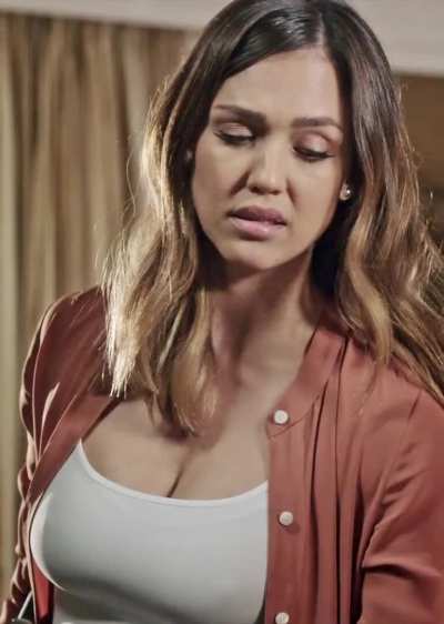 Jessica Alba's post pregnancy Titties