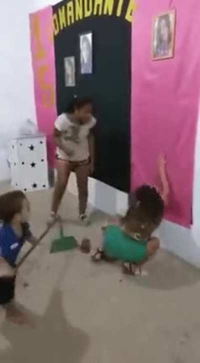 Anti-thot bonk (gif)