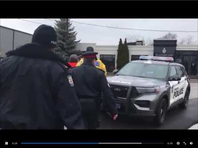 Arrest of Small Business Owner Opening Illegally Attracts Anti-Maskers and Qanon Nuts (Toronto, Canada)