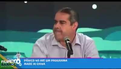 Porque n&oacute;s n&atilde;o estamos distribuindo comida ao inv&eacute;s de m&aacute;scaras?