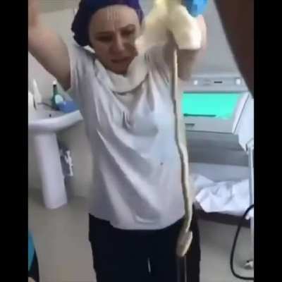 Woman has snake crawl down her throat while sleeping 🤢