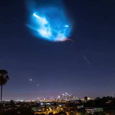 SpaceX falcon 9 leaving Earth's atmosphere and created a "Twilight Phenomenon"