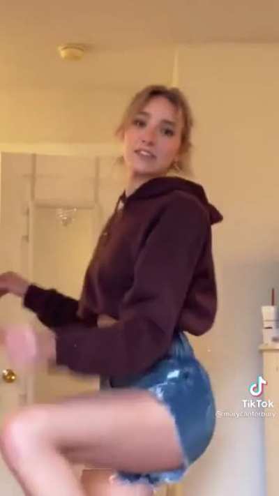 Booty shake 🍑😍