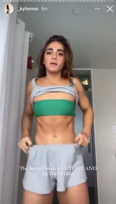 Kylie showing off her “retro” swimsuit