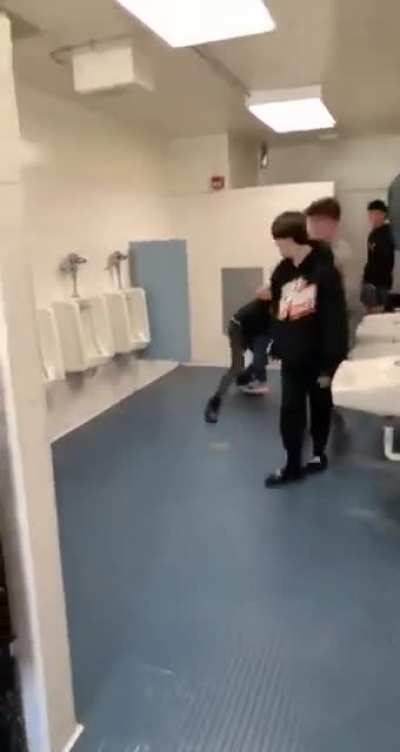 😂