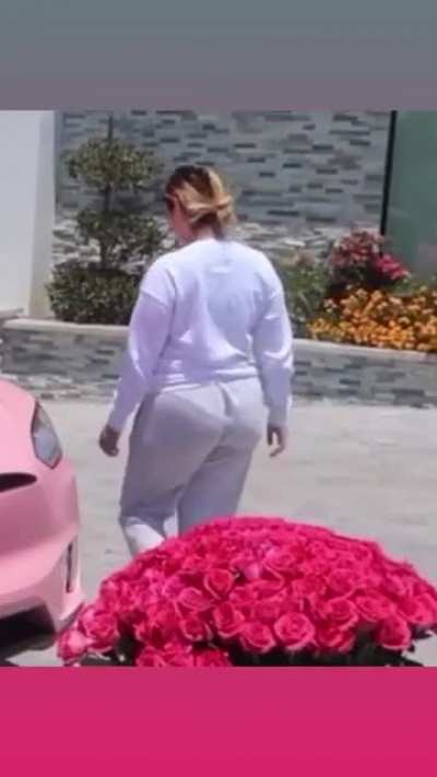 Zoomed version🍑