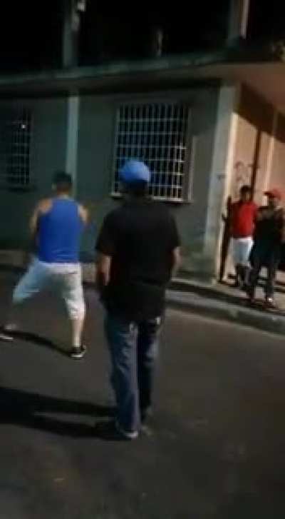 Sacale la chucha!