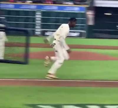 Travis runs like he&rsquo;s in an anime