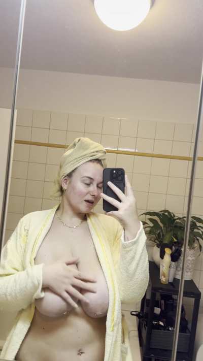 did you look at my boobs or belly first