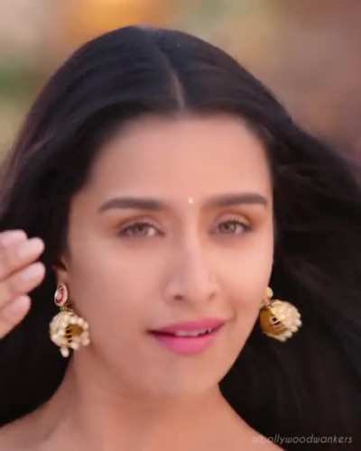 After drooling us over her western bikini looks, Shraddha Kapoor is back again in an desi look, wearing a yellow saree, shaking her tits, navel and her thicc booty to drain out our balls.