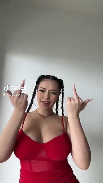 like them big tits @cococee_
