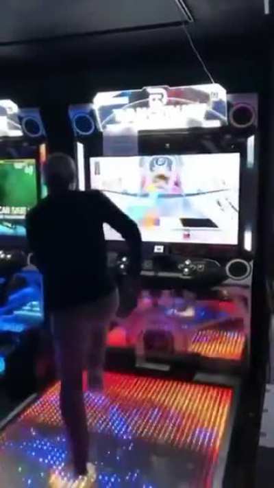 Japan dancing arcade