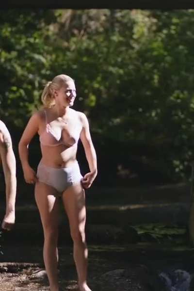 Lili Reinhart