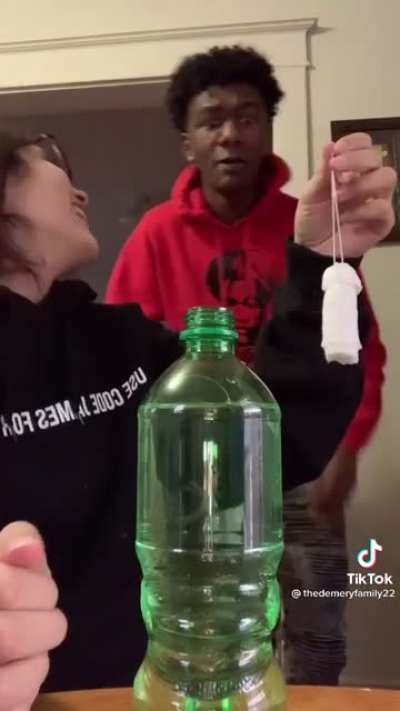 Woman gives her partner &ldquo;tampon training&rdquo; because they&rsquo;re having a girl