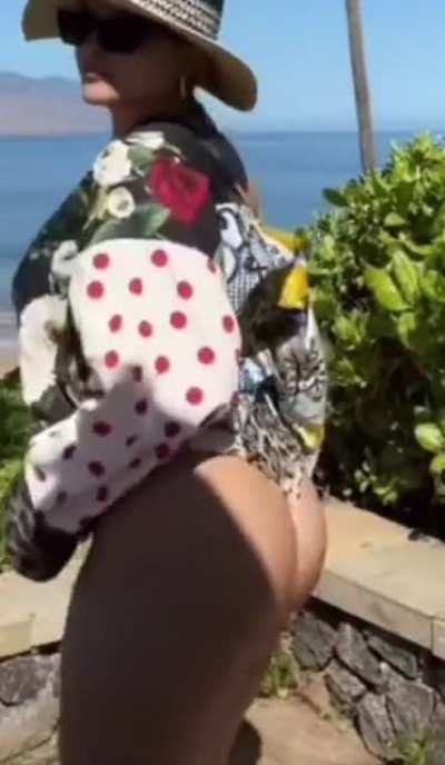 Butt!
