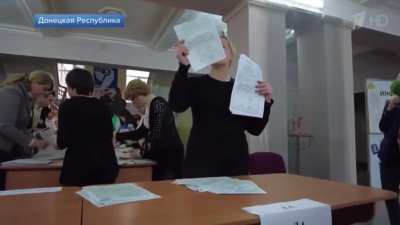 Russians counting blank ballots without even looking at them as yes votes in the &ldquo;referendum&ldquo;