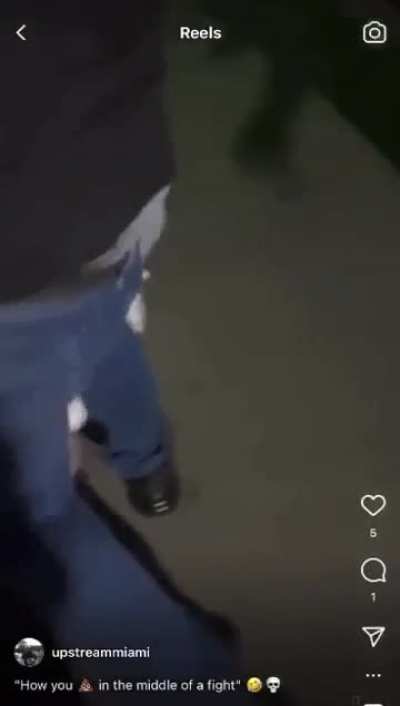 Dude 💩 on himself mid fight!