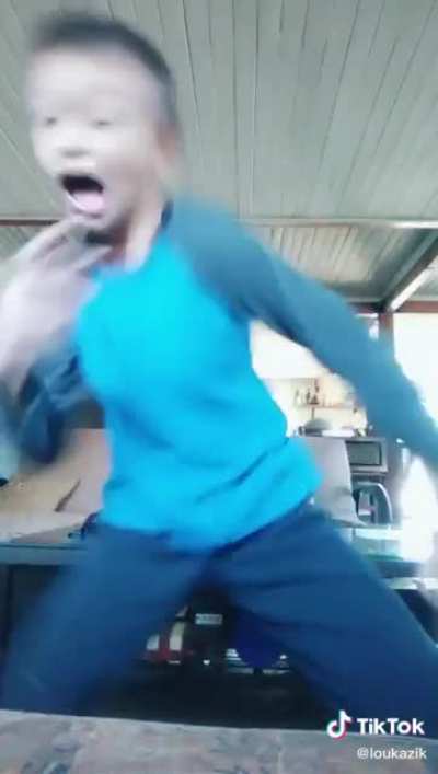 ayuda cada vez encuentro mas videos asi