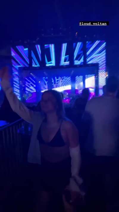 Dan&ccedil;ando b&ecirc;bada na balada