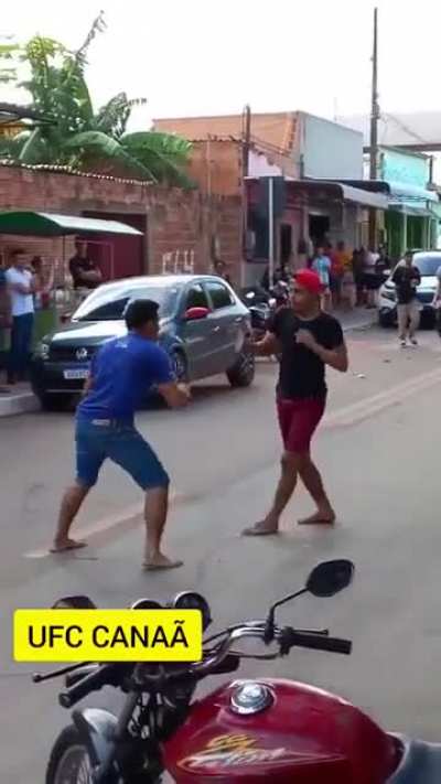 Foi se exibir e se lascou