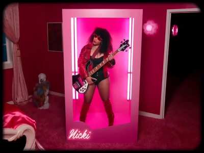 Nicki Minaj (Super Freaky Girl)