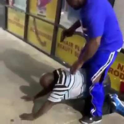 Man pistol whips pedo for trying to talk to his daughter