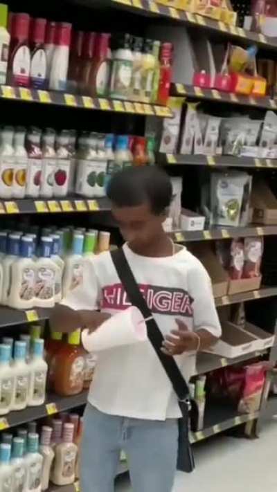 😐