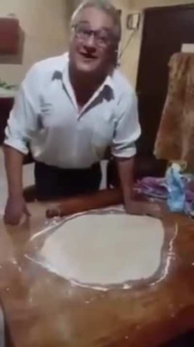 Cuando no estudio ni trabajo y mi viejo me ve cobrando el IFE de 45k