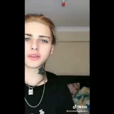 İzmir Marşını Boka &Ccedil;eviren Kıza Umut Cevap Vermiş :))))