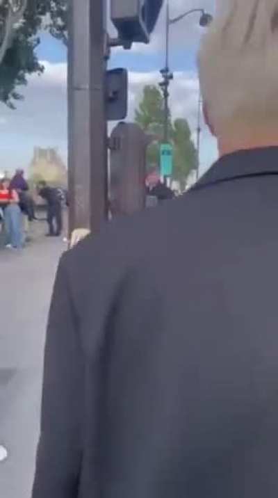 She&rsquo;s not looking where she&rsquo;s going!